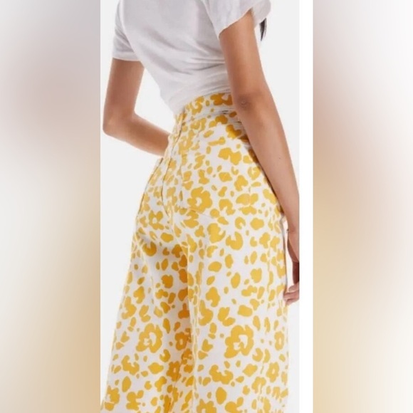 MOTHER the curbside leopard heel Yellow Floral Leopard Print Fray Hem Jeans •27 - Picture 4 of 16